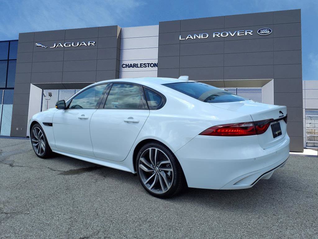 2024 Jaguar XF P300 R-Dynamic SE photo 3