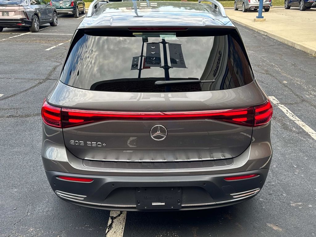 2024 Mercedes Benz EQB photo 2