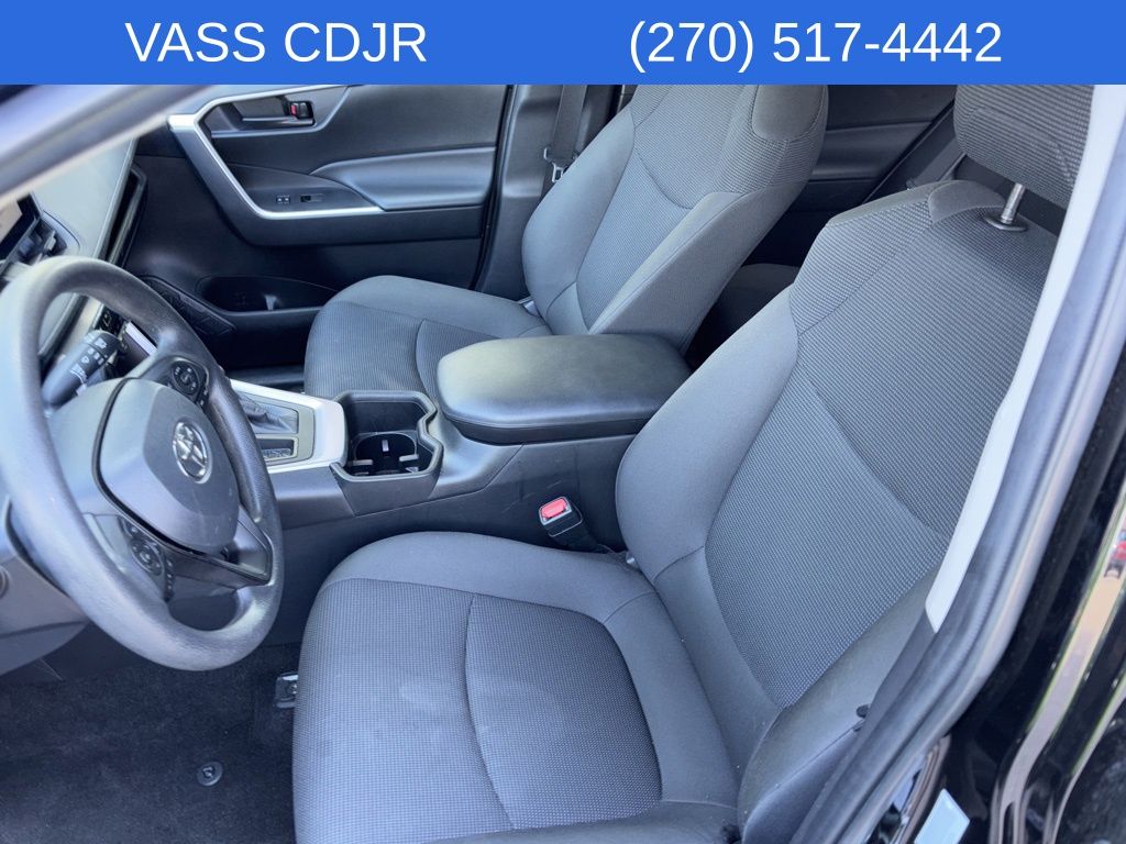 2024 Toyota RAV4 LE photo 12
