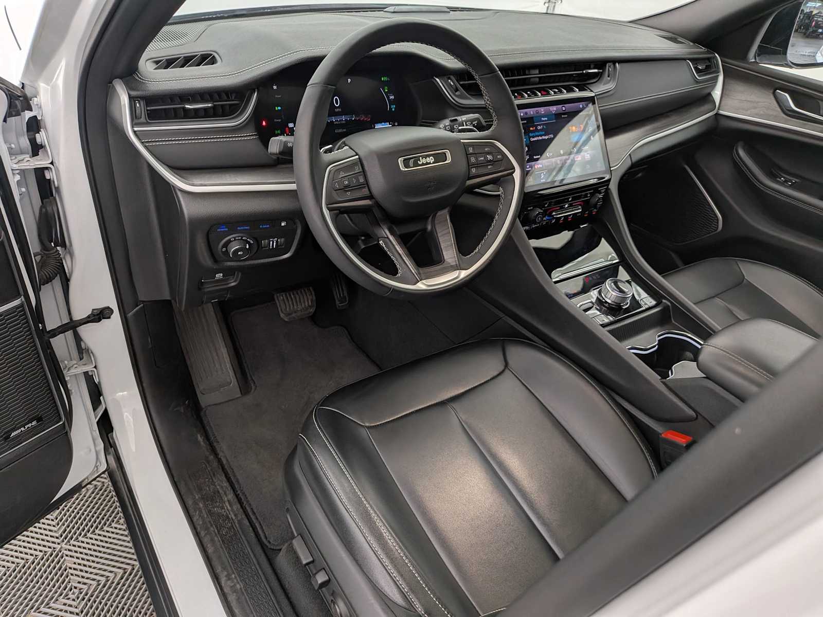 2024 Jeep Cherokee Limited 4xe photo 2