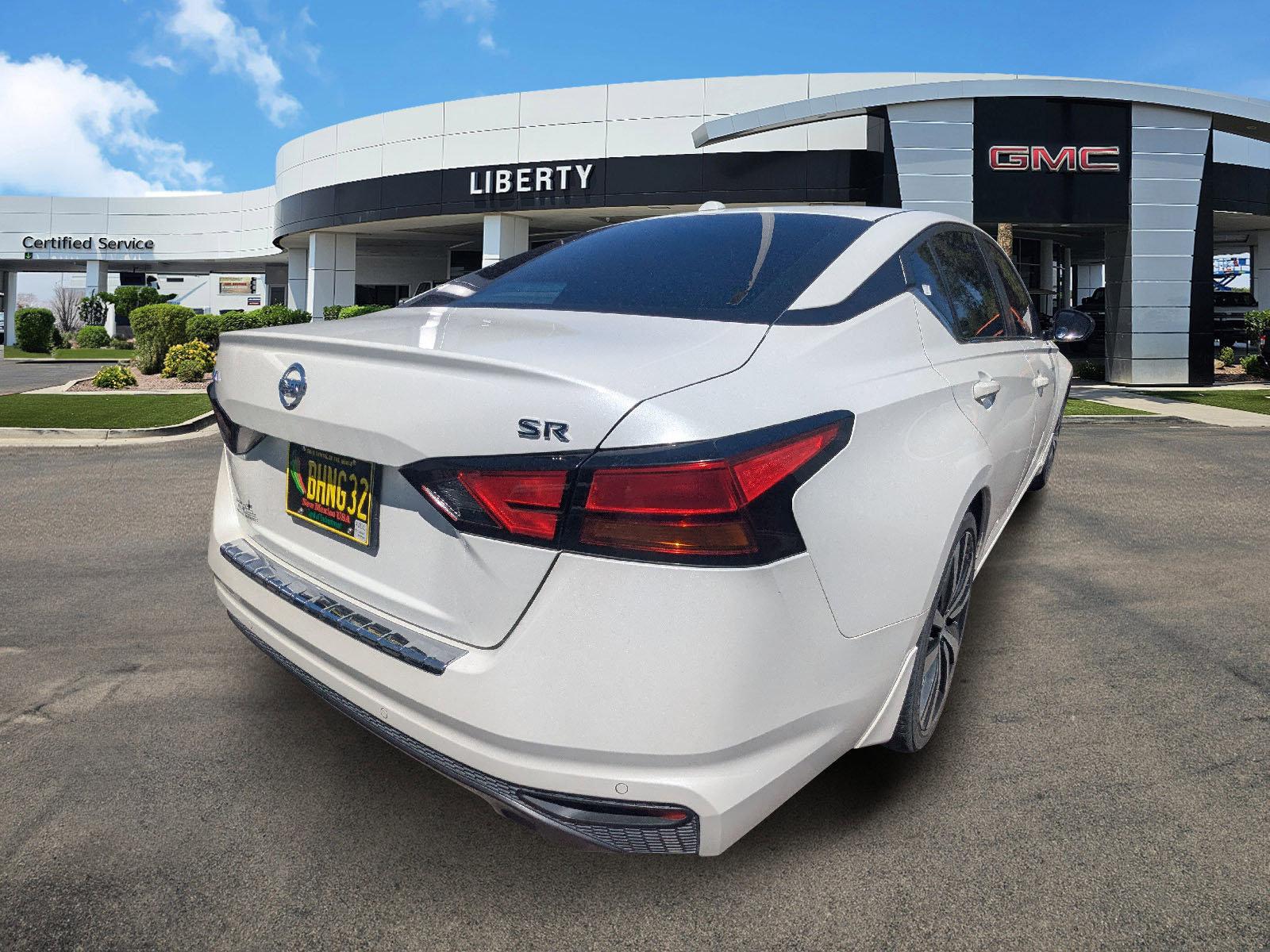 2022 Nissan Altima 2.5 SR photo 2