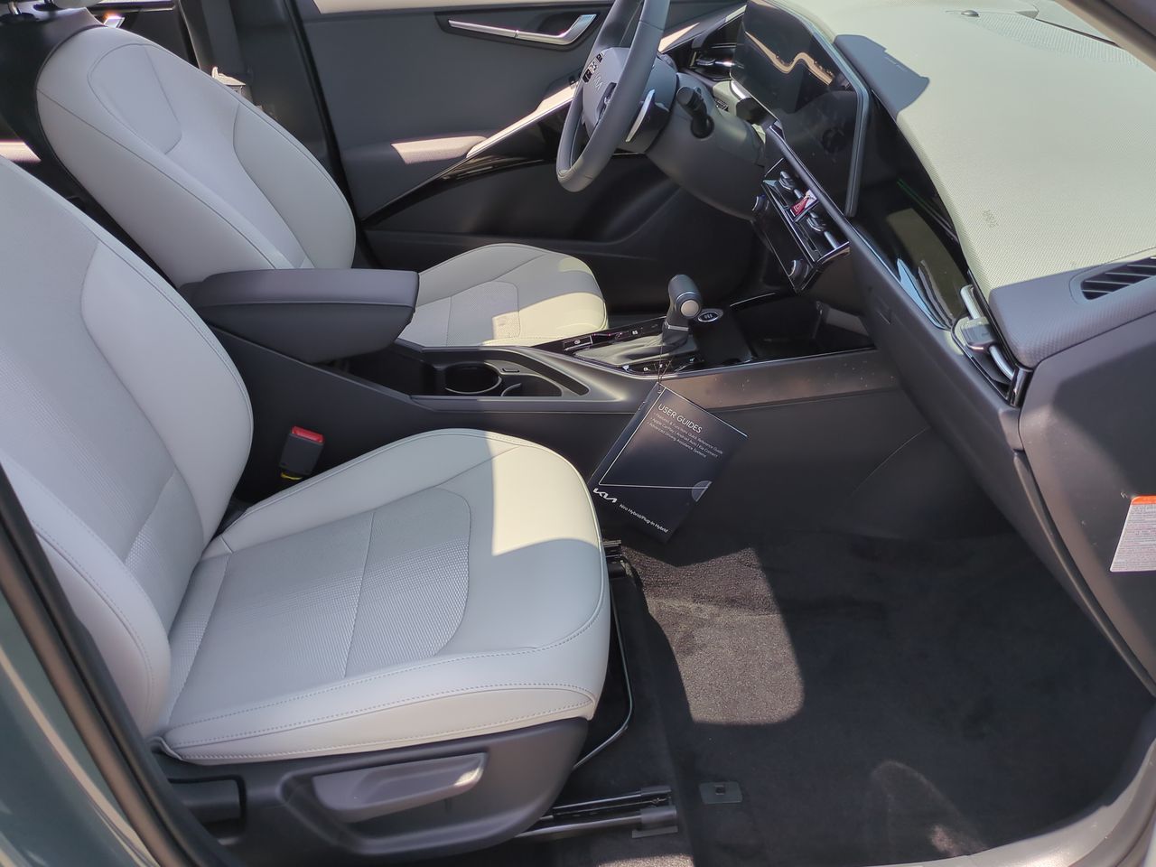 2025 Kia Niro EX Touring photo 23