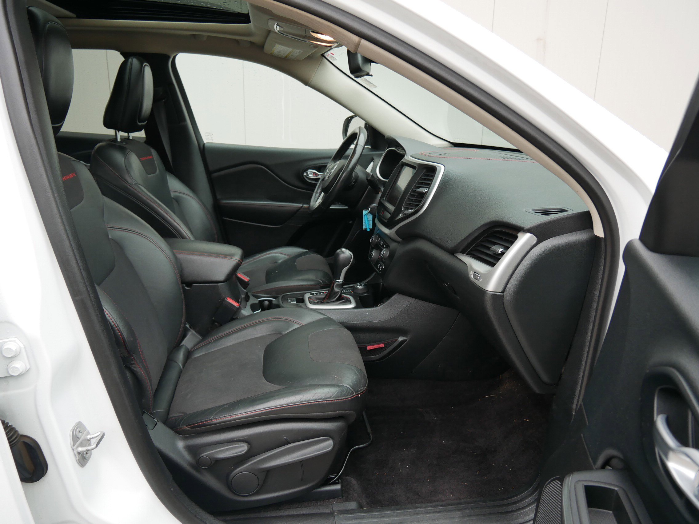 2016 Jeep Cherokee Trailhawk photo 9