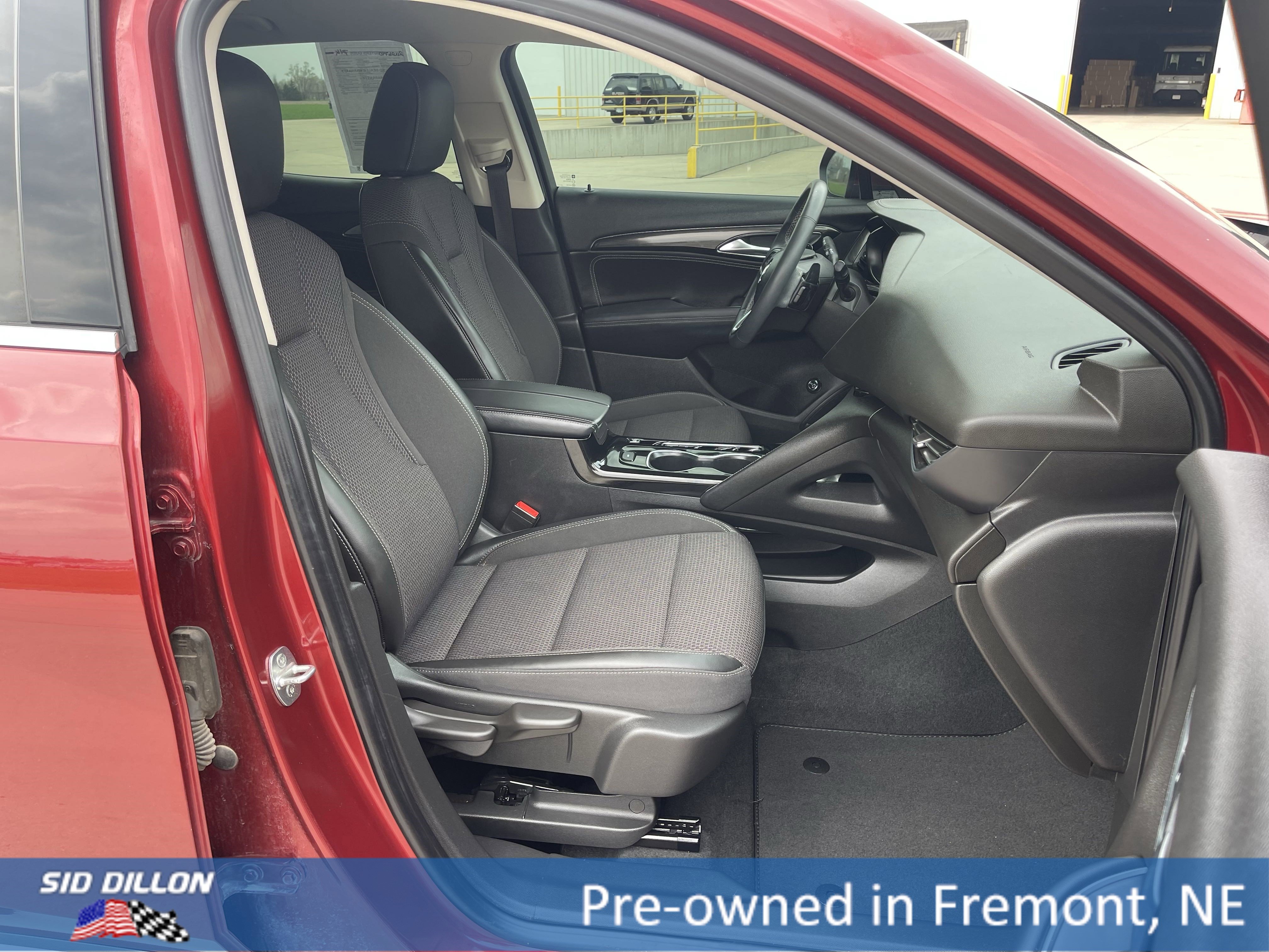 2022 Buick Envision Preferred photo 2