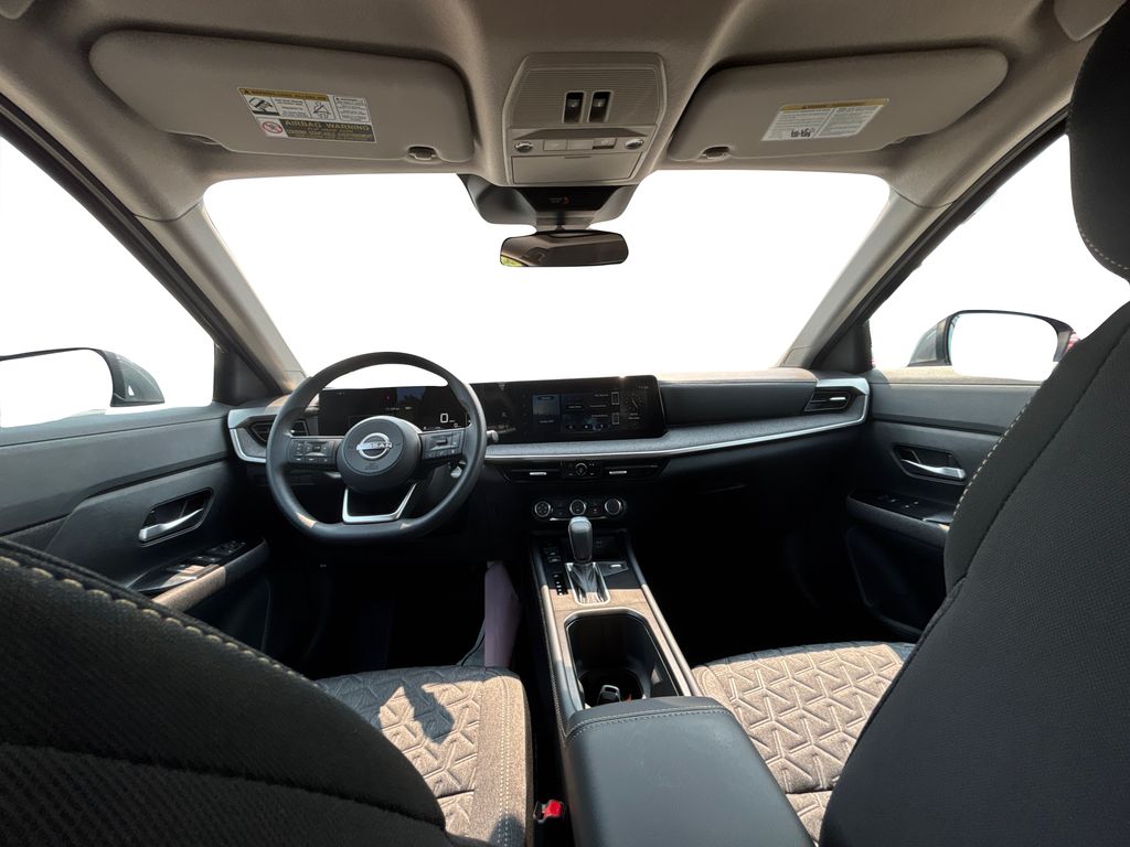 2025 Nissan Kicks SV photo 14