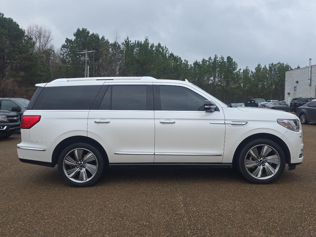 2018 Lincoln Navigator Select's photo