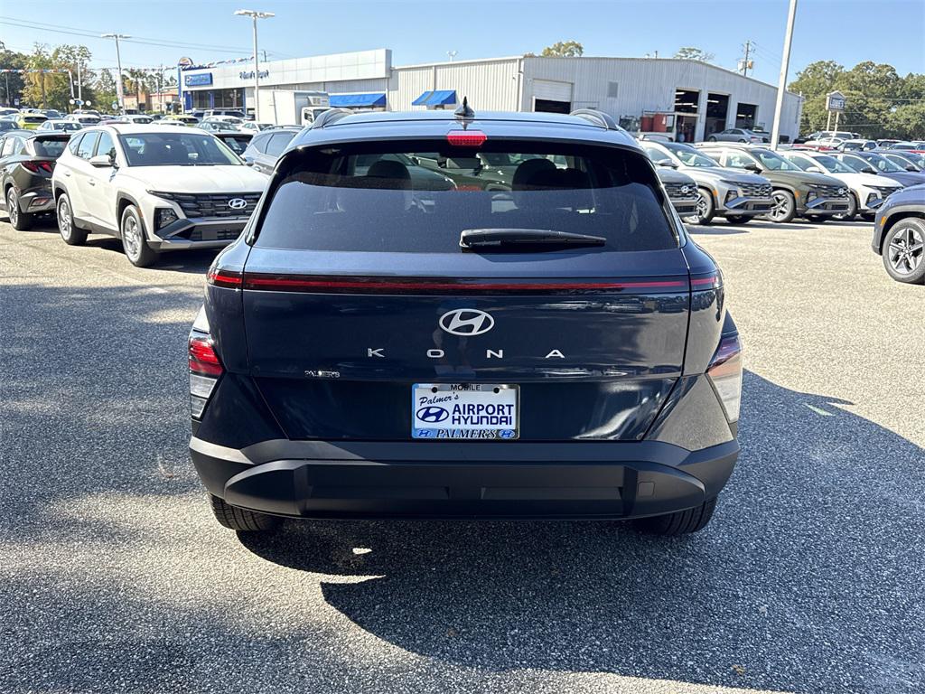 2026 Hyundai Kona SEL photo 4