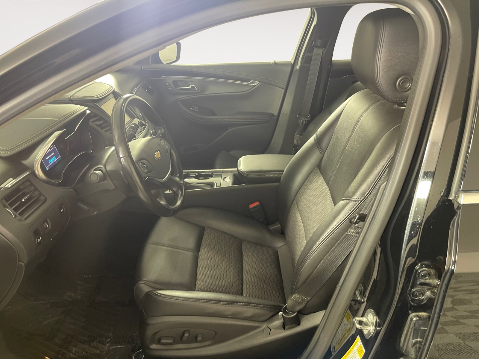 2018 Chevrolet Impala 1LT photo 12