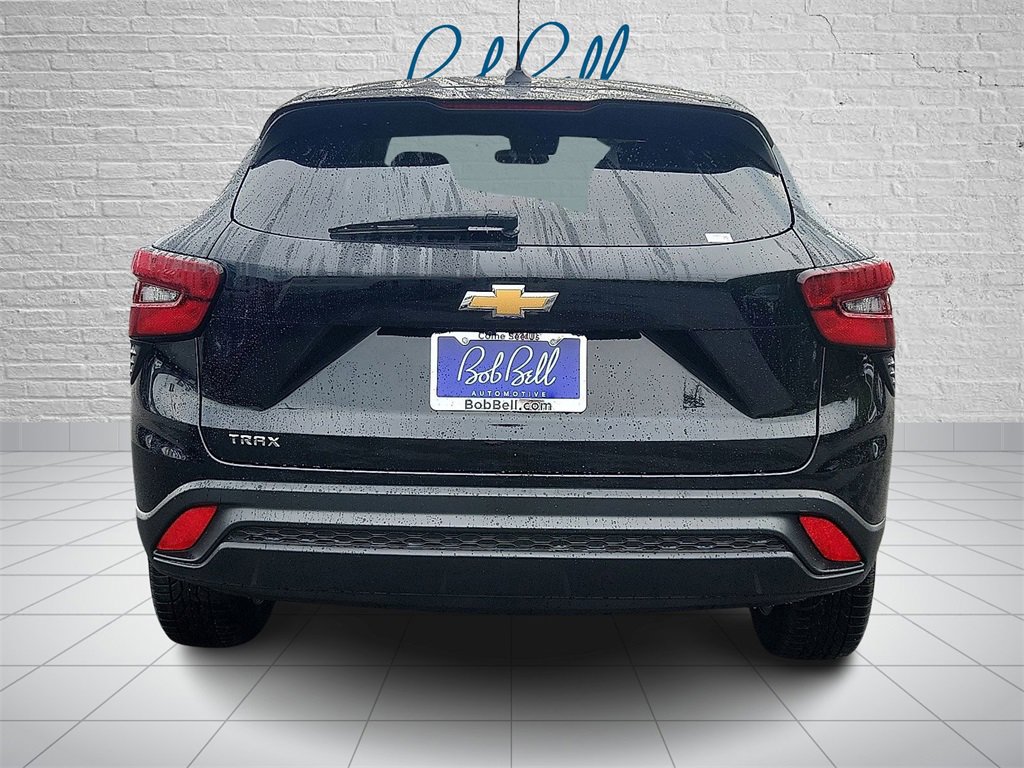 2024 Chevrolet Trax LS photo 4