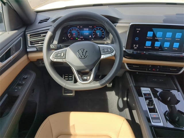 2025 Volkswagen Atlas Cross Sport SEL R-Line photo 11