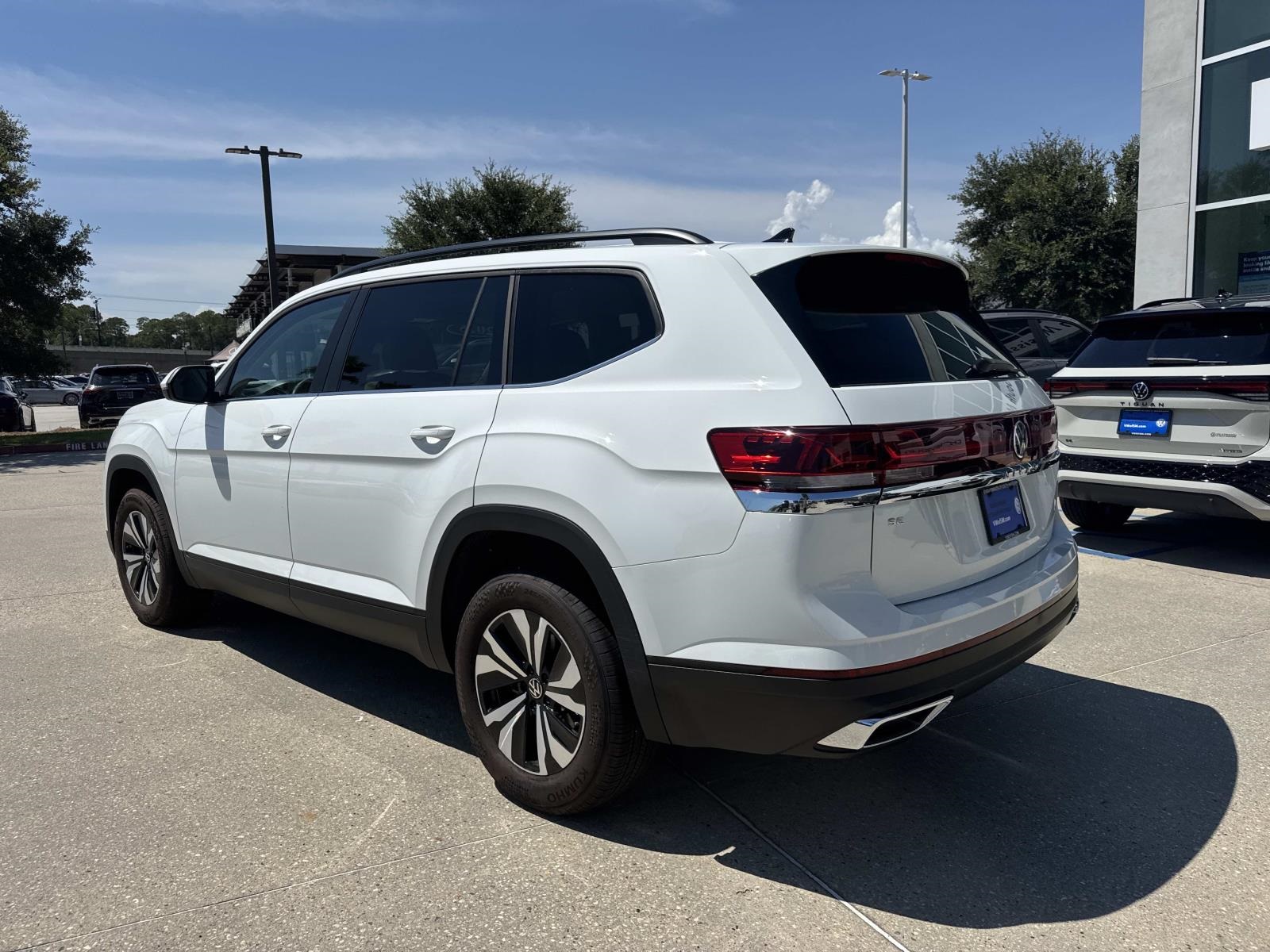 2025 Volkswagen Atlas SE photo 6