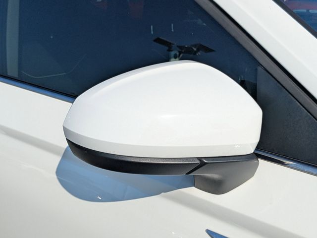 2023 Volkswagen Taos SE photo 10