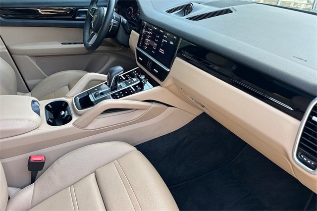 2021 Porsche Cayenne Base photo 13