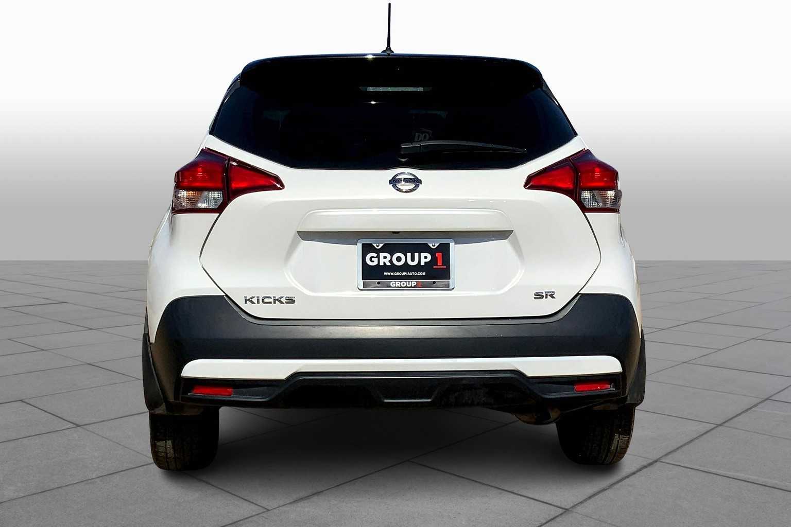 2019 Nissan Kicks SR photo 4