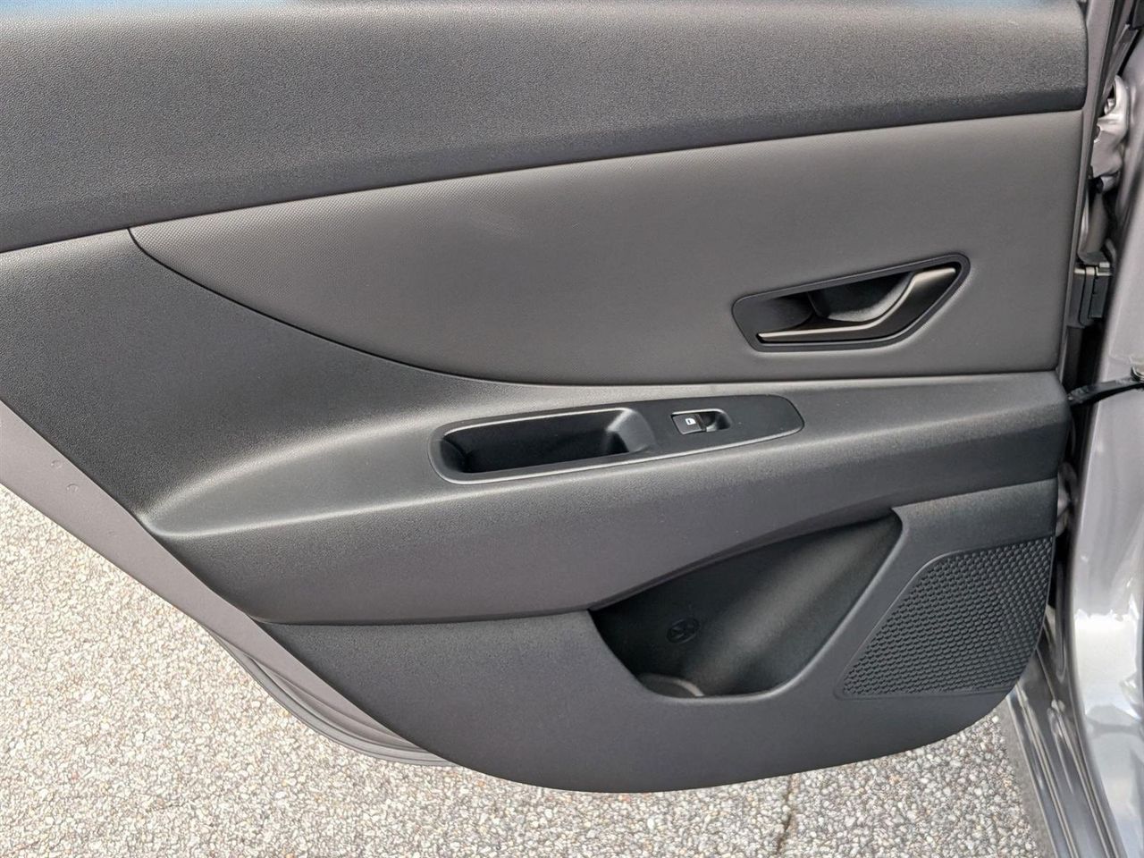 2025 Hyundai Elantra SEL Sport photo 23