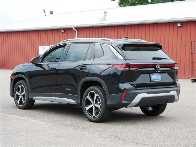 2025 Volkswagen Tiguan SE photo 2