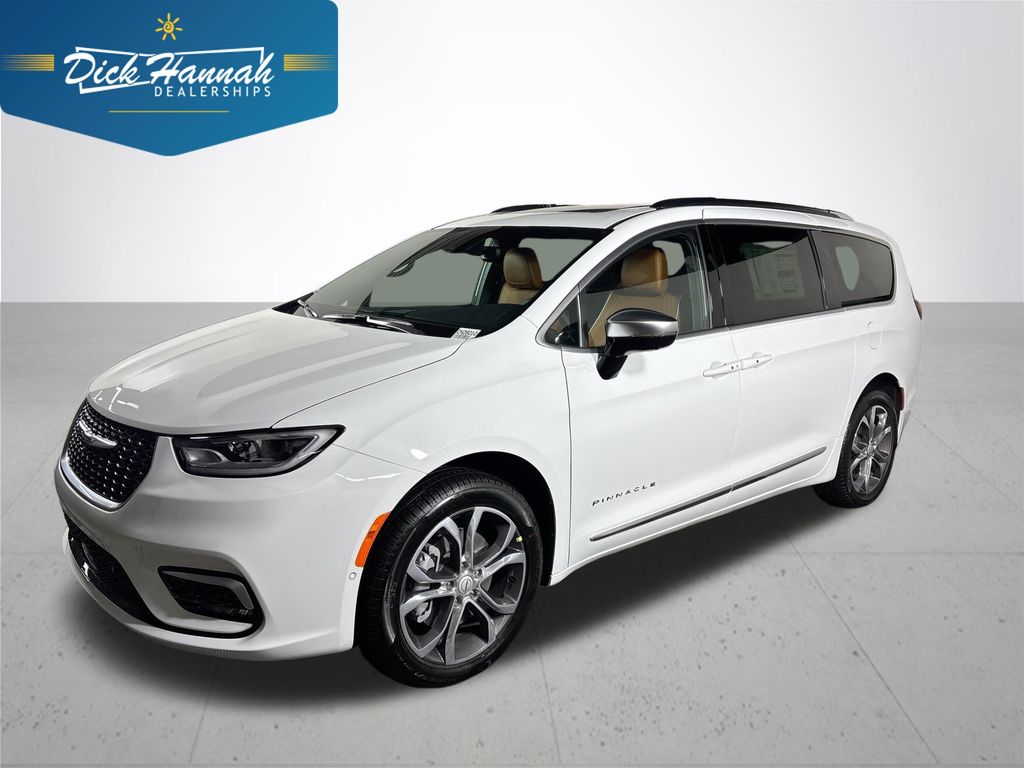 2026 Chrysler Pacifica Pinnacle's photo