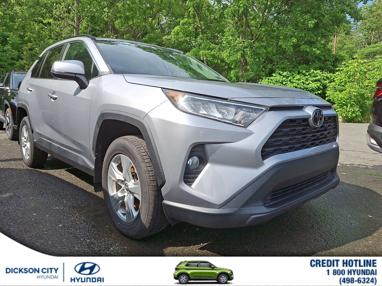 2020 Toyota RAV4 XLE's photo