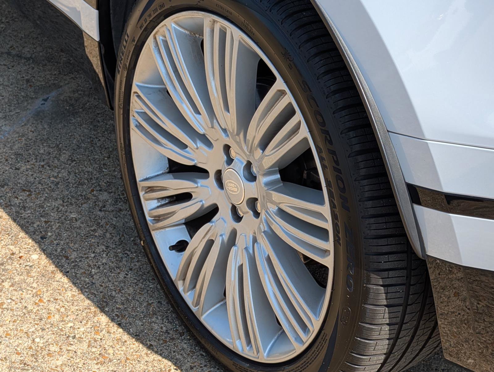 2021 Land Rover Range Rover Velar P340 R-Dynamic S photo 8