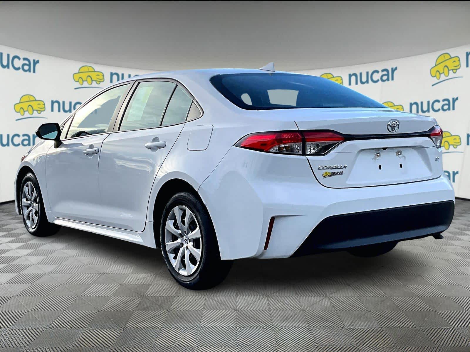 2023 Toyota Corolla LE photo 4