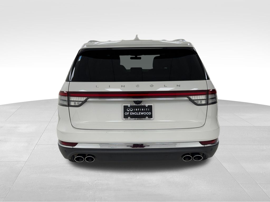 2023 Lincoln Aviator Standard photo 3