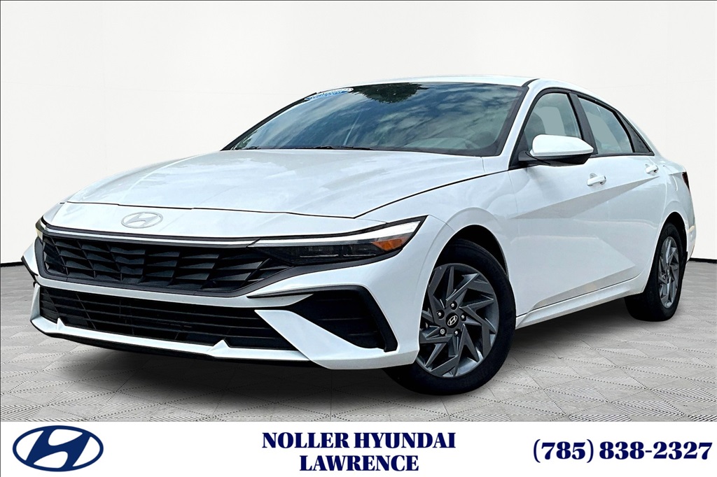 2024 Hyundai Elantra SEL's photo