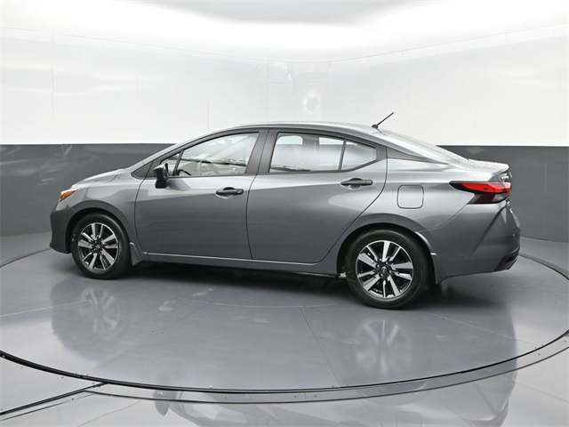 2025 Nissan Versa 1.6 S photo 3