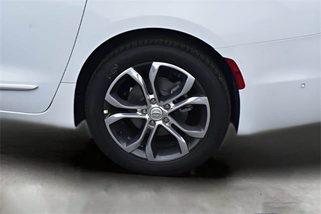 2025 Chrysler Pacifica Pinnacle photo 9