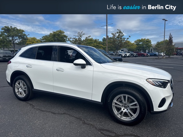 2024 Mercedes-Benz GLC GLC 300's photo