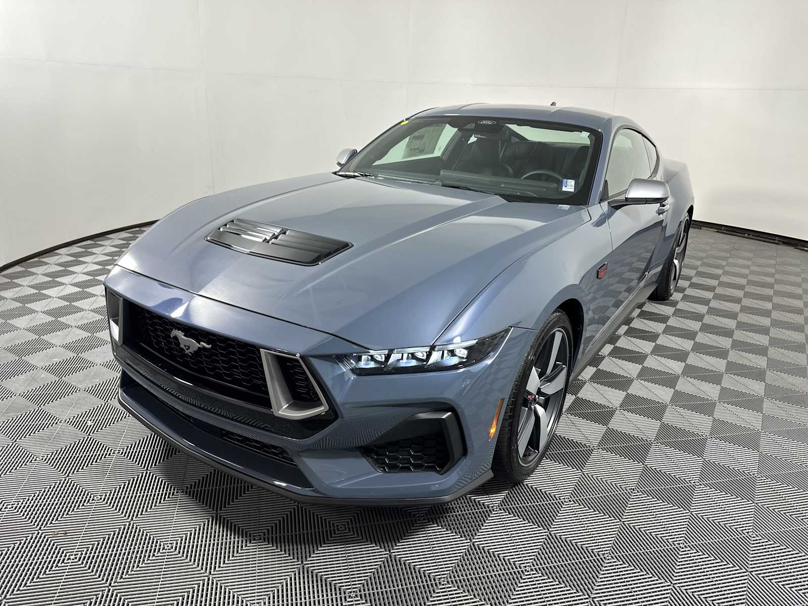 2025 Ford Mustang GT Premium photo 3