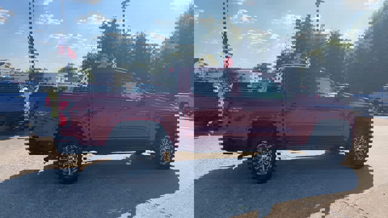 2026 Chevrolet Colorado LT photo 9