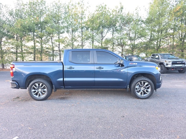 2022 Chevrolet Silverado 1500 RST photo 3