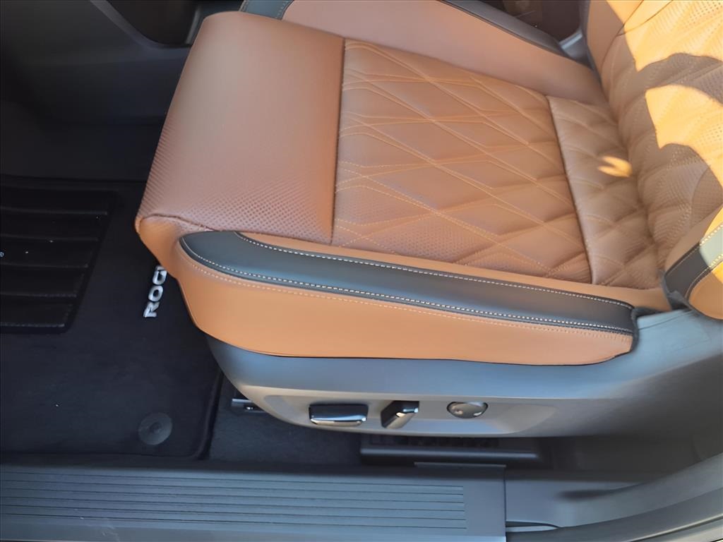 2026 Nissan Rogue Platinum photo 17