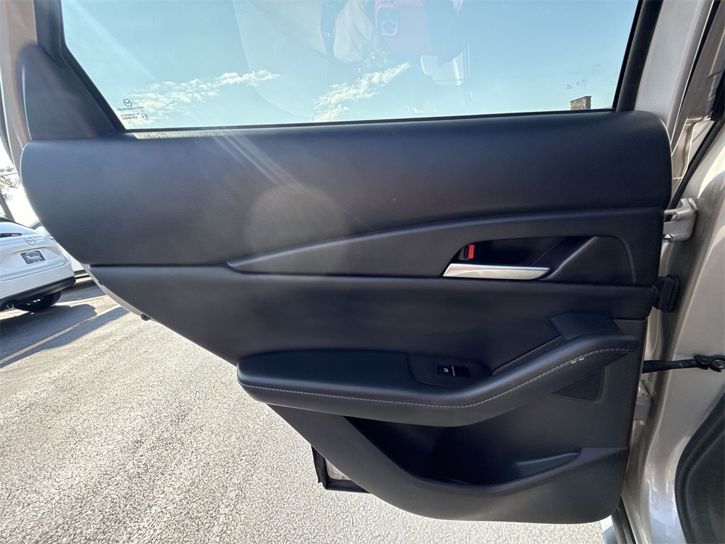 2022 Mazda CX-30 2.5 Select photo 22
