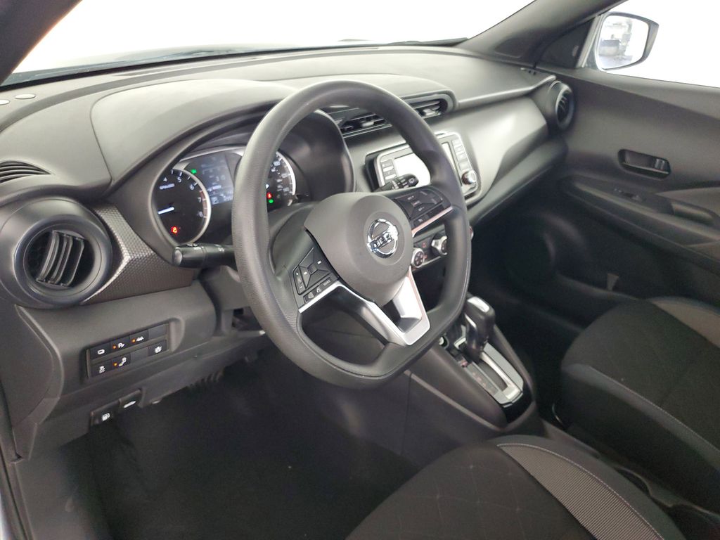 2020 Nissan Kicks S photo 10