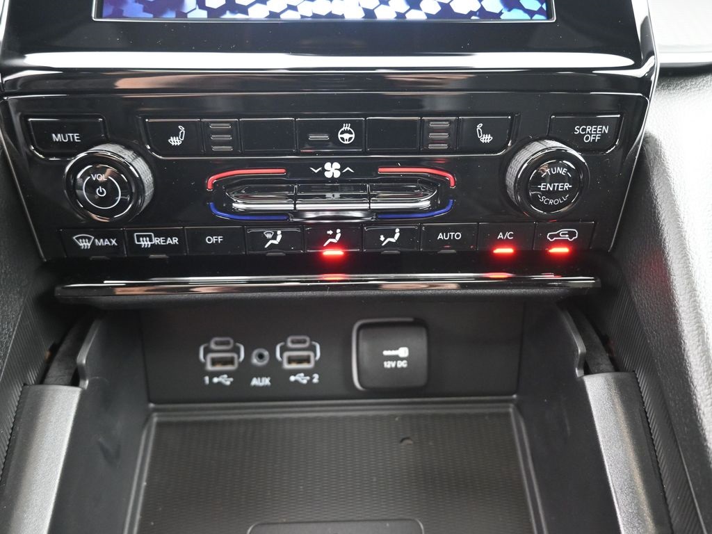 2025 Jeep Grand Cherokee Laredo Altitude X photo 2