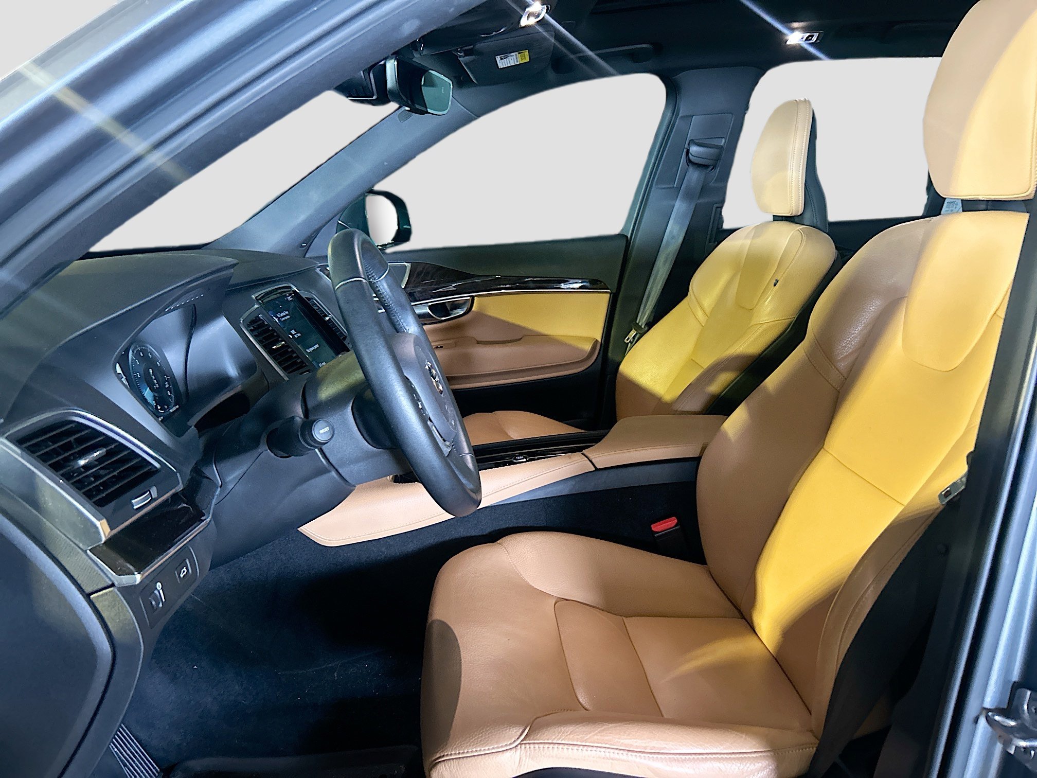 2019 Volvo XC90 Momentum AWD photo 19