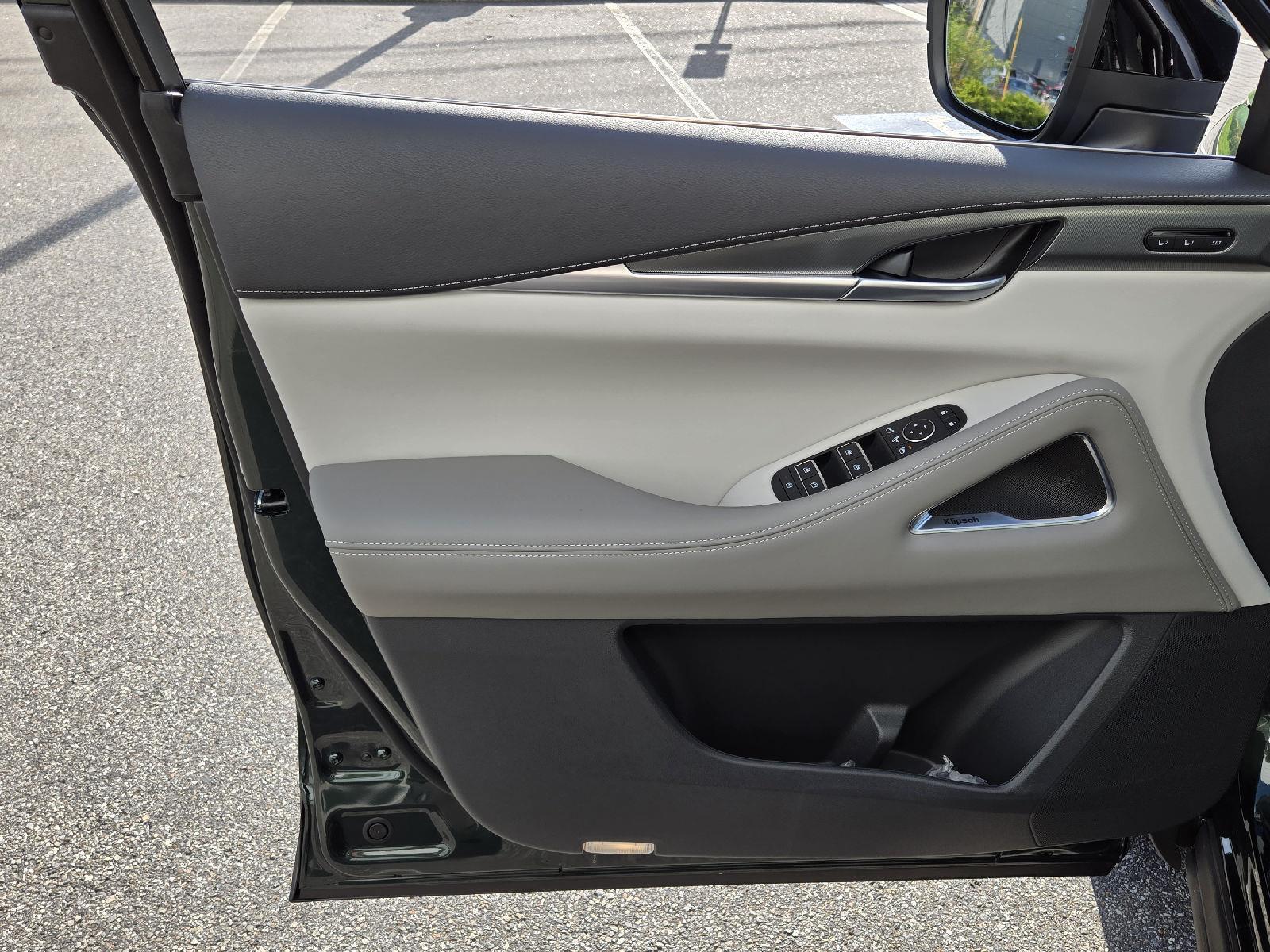 2026 Infiniti QX60 Luxe AWD photo 8