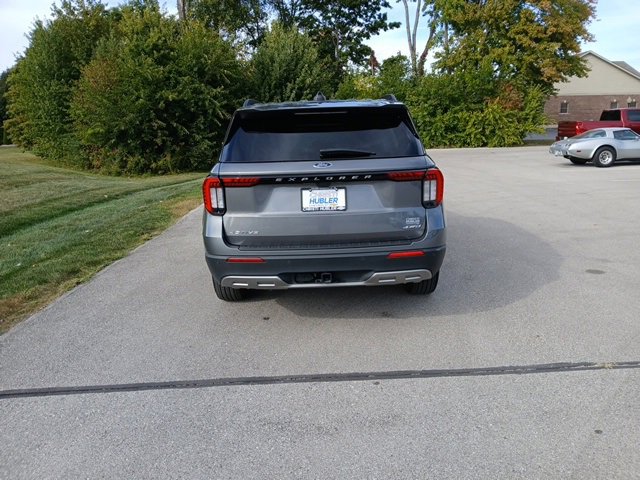 2025 Ford Explorer photo 4