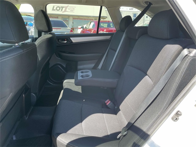 2015 Subaru Outback Premium photo 12