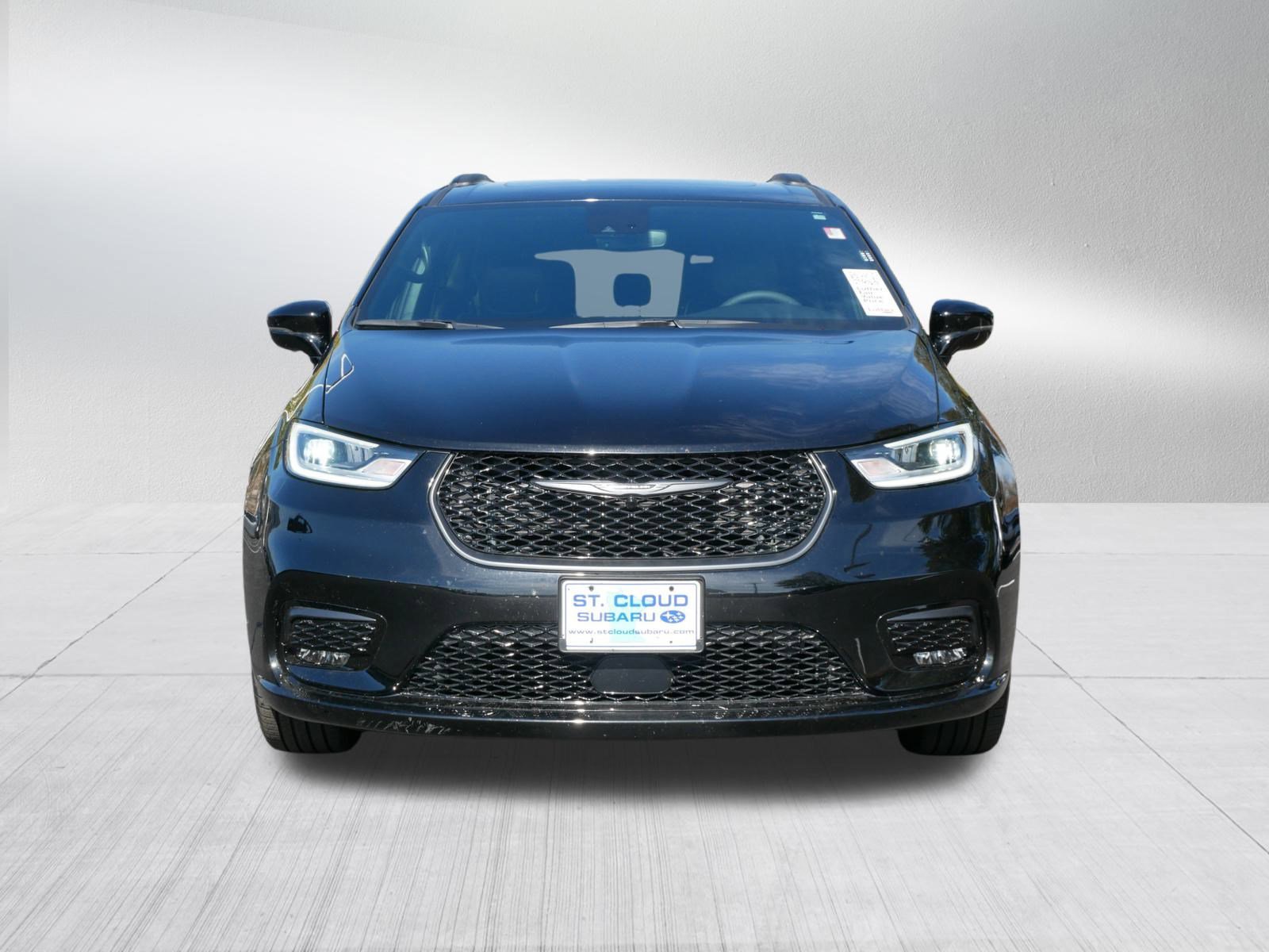 Used 2025 Chrysler Pacifica Limited with VIN 2C4RC1GG6SR537875 for sale in Saint Cloud, Minnesota