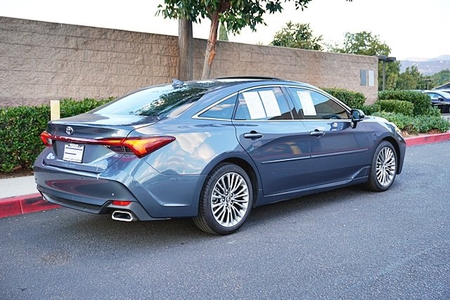 Used 2019 Gray Toyota XLE image 7