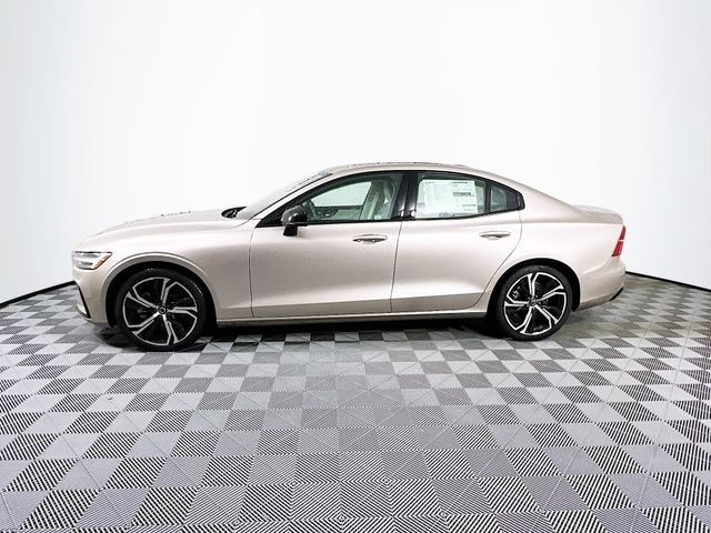 2024 Volvo S60 B5 Core photo 3