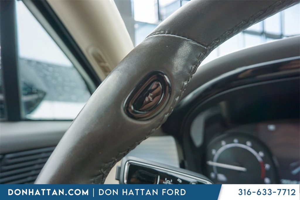 2022 Lincoln Corsair Standard photo 10