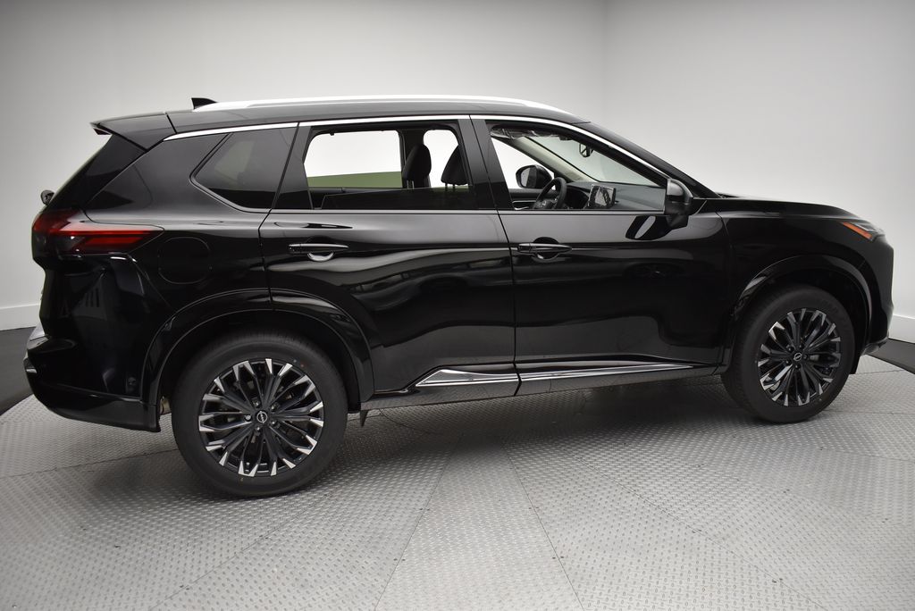 2026 Nissan Rogue Platinum photo 4
