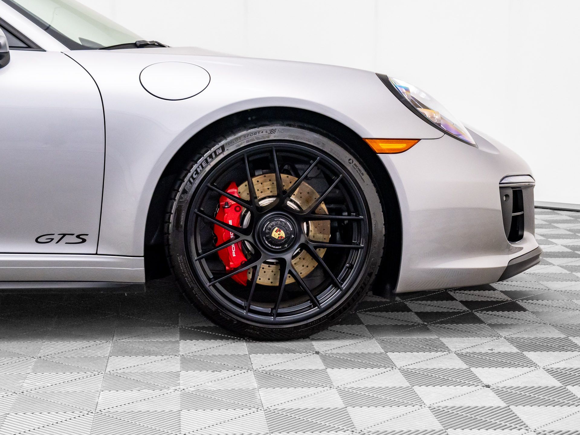 2019 Porsche 911 Targa 4 GTS photo 33