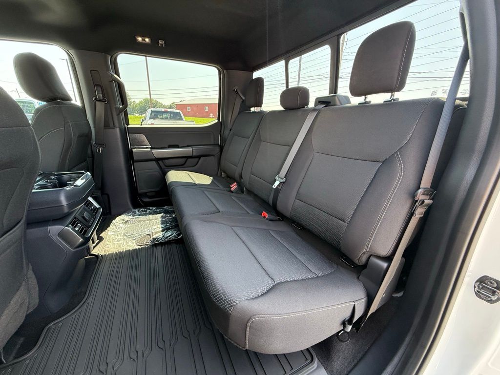 2023 Ford F-150 XLT photo 24