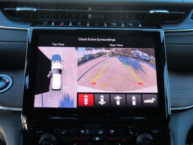 2025 Jeep Grand Cherokee Summit photo 22