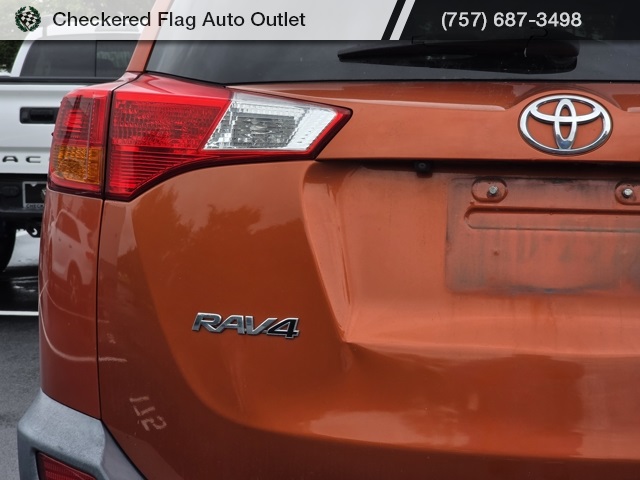 2015 Toyota RAV4 XLE photo 7