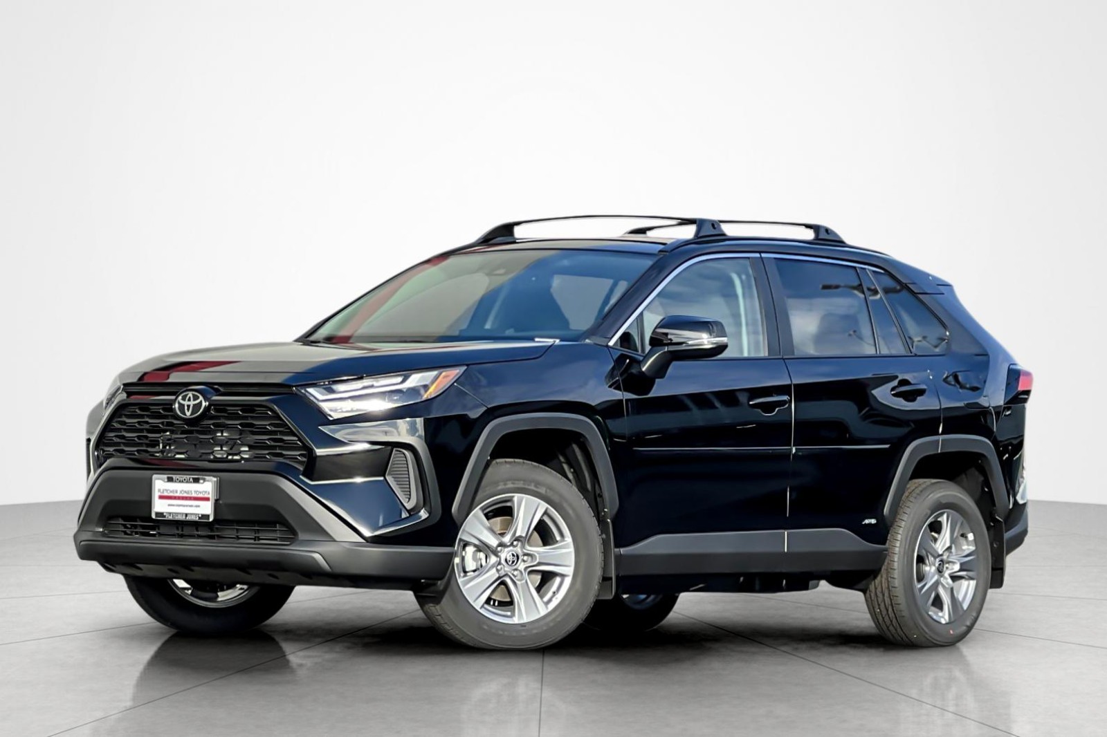2025 Toyota RAV4 LE's photo